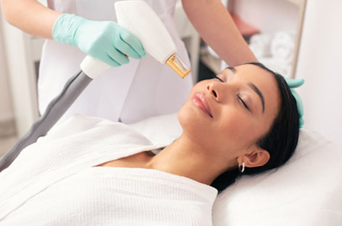 What to Expect from a Skin Tightening Laser Treatment